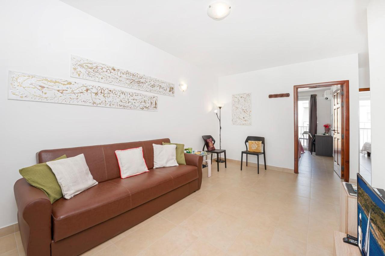 Summer Breeze Apartment With Panoramic Terrace - By Getawaysmalta Mellieħa Buitenkant foto