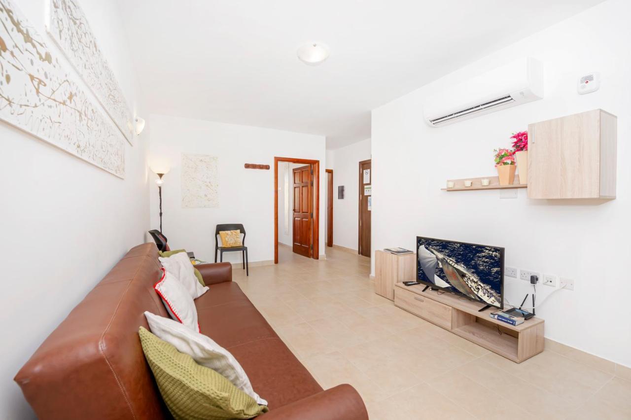 Summer Breeze Apartment With Panoramic Terrace - By Getawaysmalta Mellieħa Buitenkant foto